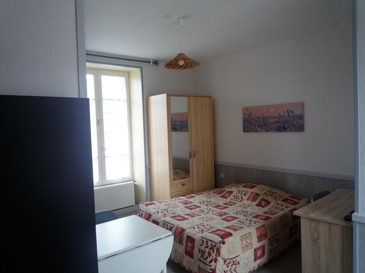 Au Relais Du Parc De Millevaches Hotell Felletin Exteriör bild
